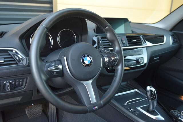 BMW 1-SERIE 118i Executive *M-sport stuur * Automaat * Led koplampen * Sportstoelen *
