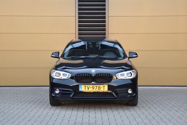 BMW 1-SERIE 118i Executive *M-sport stuur * Automaat * Led koplampen * Sportstoelen *