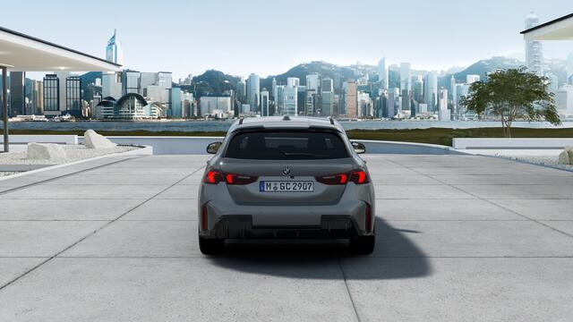 BMW 1-SERIE 120 M Sport Automaat / Sportstoelen / Achteruitrijcamera / M Adaptief onderstel / Comfort Access / Adaptieve LED / Stoelverwarming