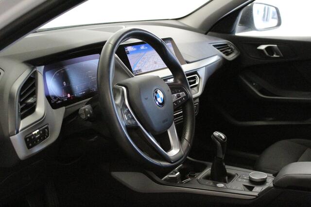 BMW 1-SERIE 116d Business Edition | DAB-RADIO | LED | CARPLAY | CAMERA | CRUISE | NAVIGATIE | STOEL-VERW |