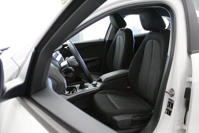 BMW 1-SERIE 116d Business Edition | DAB-RADIO | LED | CARPLAY | CAMERA | CRUISE | NAVIGATIE | STOEL-VERW |