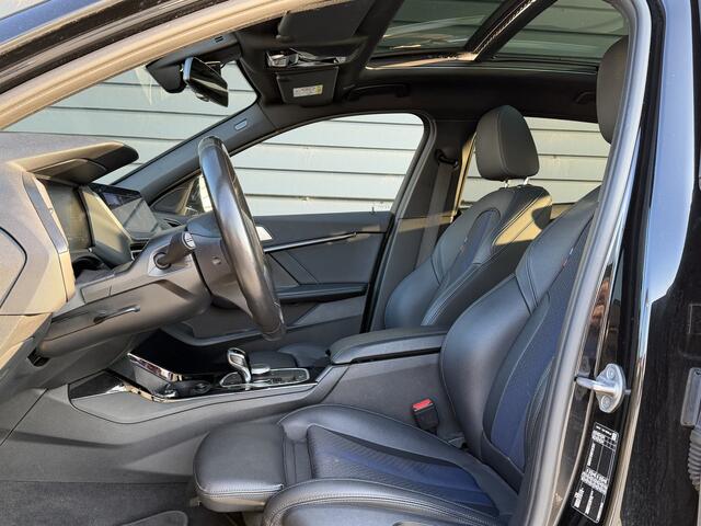 BMW 1-SERIE 118i Business Edition M Sport / Apple Carplay / Camera / Pan dak