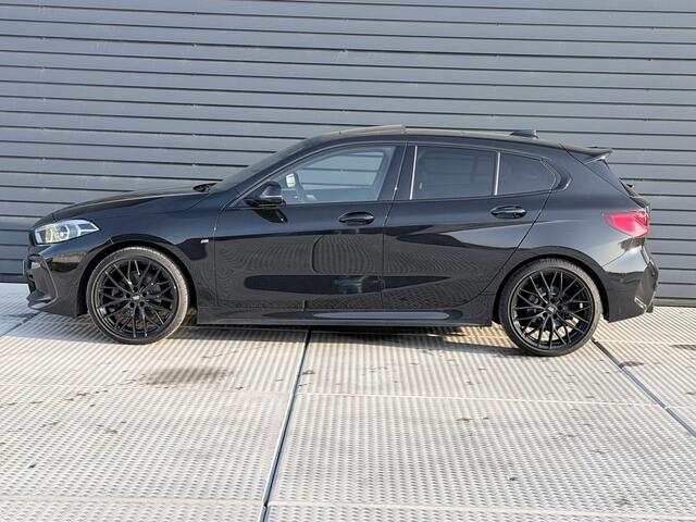 BMW 1-SERIE 118i Business Edition M Sport / Apple Carplay / Camera / Pan dak