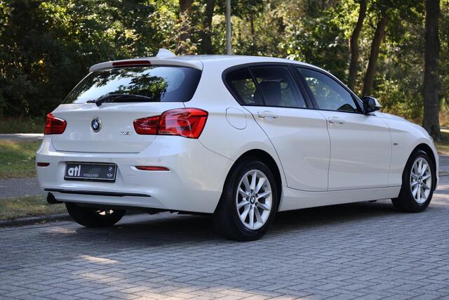 BMW 1-SERIE 118i Corporate Lease Executive Org NL | Sportline | LED | Navi Pro | Cruise | DAB | Clima | Sportstoelen | Etc.