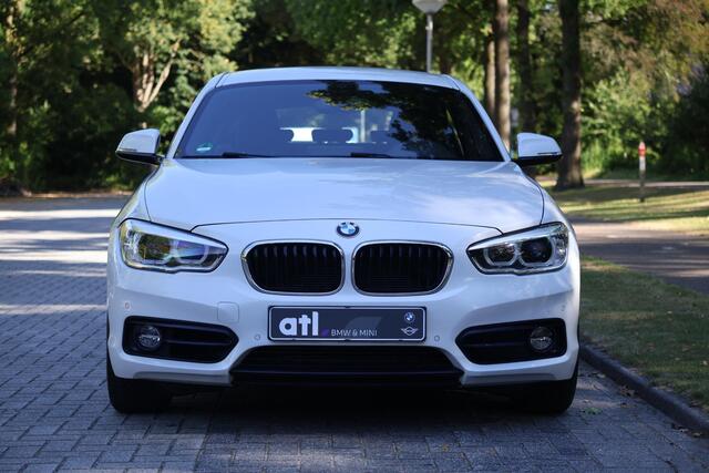 BMW 1-SERIE 118i Corporate Lease Executive Org NL | Sportline | LED | Navi Pro | Cruise | DAB | Clima | Sportstoelen | Etc.