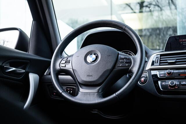 BMW 1-SERIE 118i Corporate Lease Executive Dealer Onderhouden | Stoelverwarming