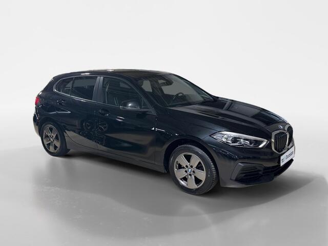 BMW 1-SERIE 116i Introduction Edition Navigatie| Parkeersensoren| Telefoon voorbereiding| Metalliclak| Lichtmetalen velgen| SUPER DEAL!!!!
