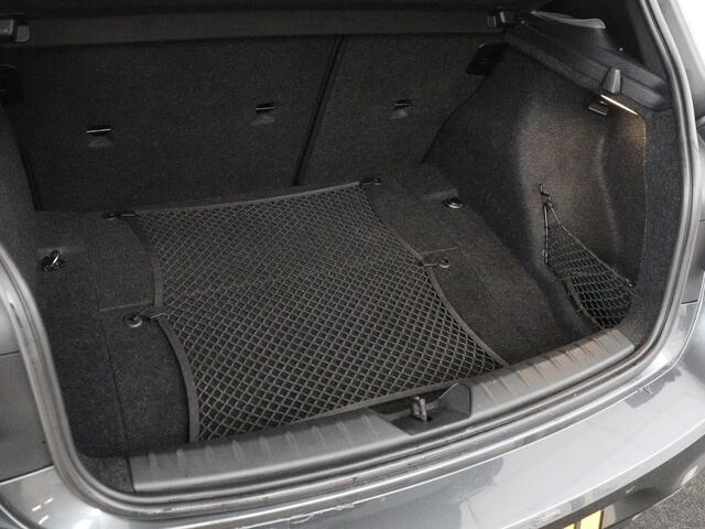 BMW 1-SERIE 118i M Sport | Leder | Stoelverwarming | Full LED | Sportstoelen | Harman/Kardon | Climate control | Parkeerhulp | Bluetooth | Cruise control