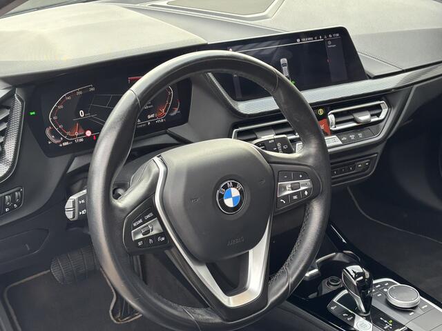 BMW 1-SERIE 118i Business Edition / Schuifkanteldak / Navi / Applecarplay/AndroidAuto /