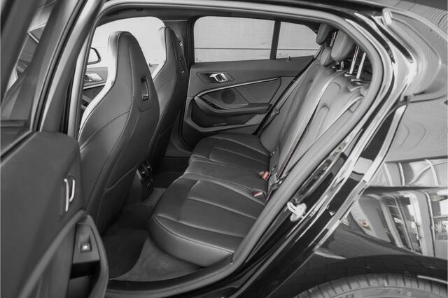 BMW 1-SERIE 120i High Executive Ed M-Sport Pano M-Stoelen Keyless