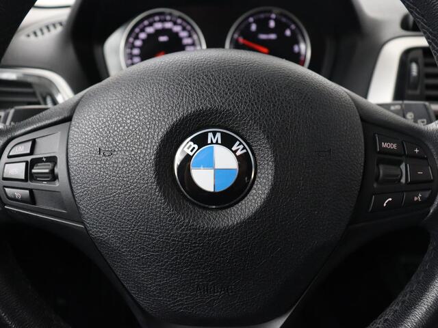 BMW 1-SERIE 116d | Navigatie | Parkeerhulp | Airco | Cruise control | Bluetooth | Keyless Start