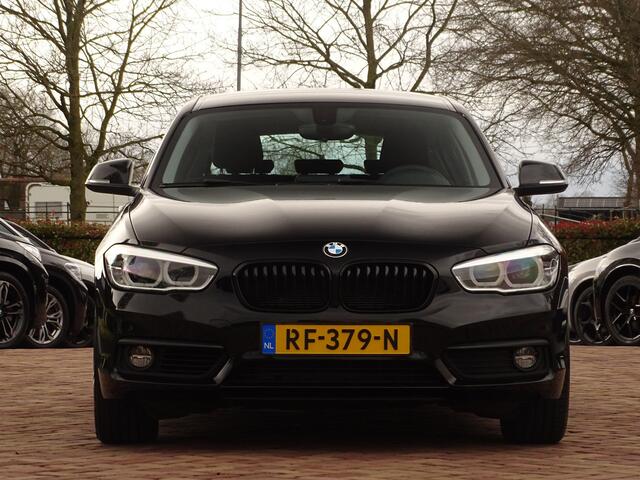 BMW 1-SERIE 118i Executive | M-sportst | Sportstoelen | All-season | All Black | Uniek!