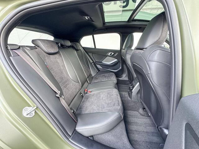 BMW 1-SERIE 120 | Innovation Pack | M Sport | Panoramadak |