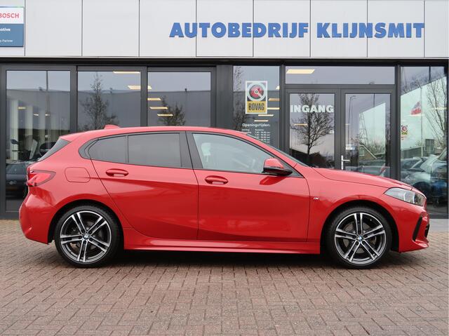 BMW 1-SERIE 118i Executive Edition M-Sport | Leder | 18 inch | Camera | ACC | Stuur Verw |