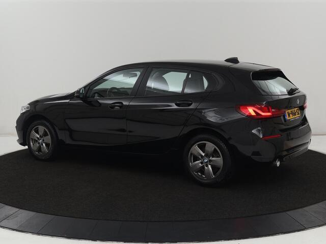 BMW 1-SERIE 116i Business Edition | Carplay | Live Cockpit | Navigatie | Full LED | Navigatie | DAB | Climate control | Cruise control | Bluetooth | Origineel NL