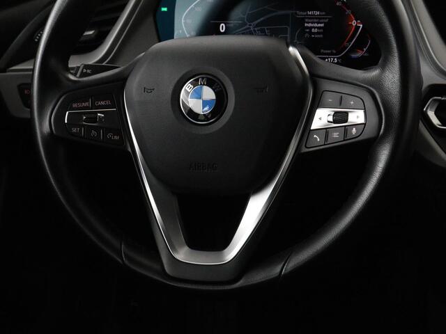 BMW 1-SERIE 116i Business Edition | Carplay | Live Cockpit | Navigatie | Full LED | Navigatie | DAB | Climate control | Cruise control | Bluetooth | Origineel NL