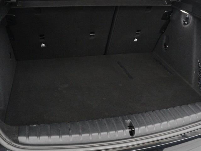 BMW 1-SERIE 116i Business Edition | Carplay | Live Cockpit | Navigatie | Full LED | Navigatie | DAB | Climate control | Cruise control | Bluetooth | Origineel NL