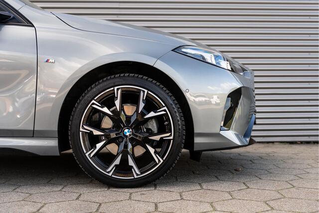 BMW 1-SERIE 120 M Sport Design Edition Panorama | Leder | 360 Camera | Volleder | Memory stoelen