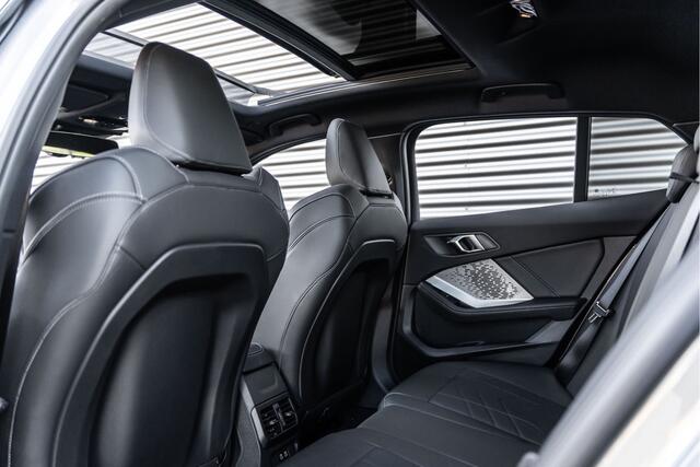 BMW 1-SERIE 120 M Sport Design Edition Panorama | Leder | 360 Camera | Volleder | Memory stoelen
