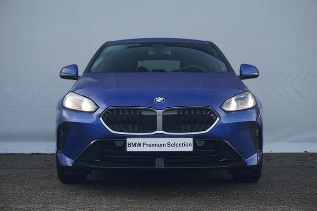 BMW 1-SERIE 120 M Sport | Stoel & Stuurwielverwarming / Keyless Entry / Adaptieve LED koplampen / Automatische 2-zone airconditioning