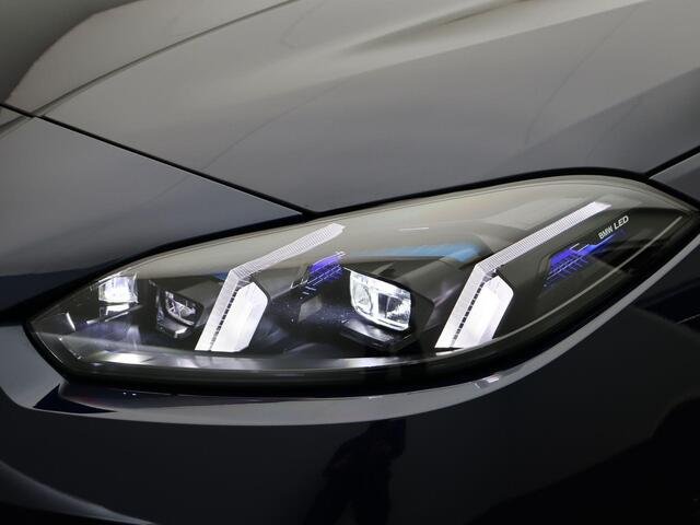 BMW 1-SERIE 120 M Sportpakket Pro | Premium Pack | Stuurwielrand Verwarmd | Panoramadak | Elektrisch Verstelbare Sportstoelen | Driving Assistant Plus | Harman Kardon | 19''