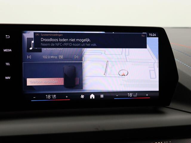 BMW 1-SERIE 120 M Sportpakket Pro | Premium Pack | Stuurwielrand Verwarmd | Panoramadak | Elektrisch Verstelbare Sportstoelen | Driving Assistant Plus | Harman Kardon | 19''