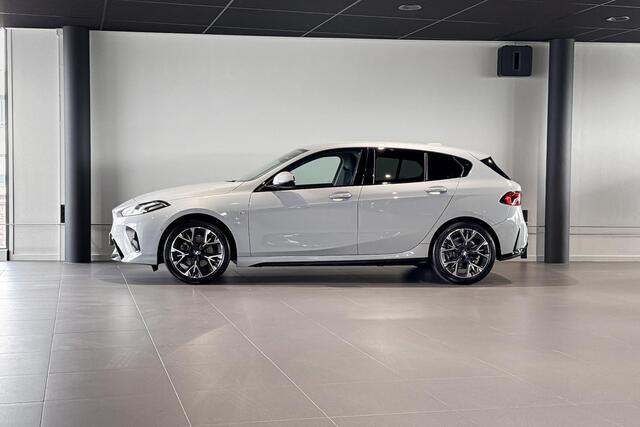 BMW 1-SERIE 120 M Sport Design | Stoelverwarming | Achteruitrijcamera | Trekhaak |