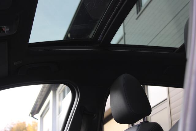 BMW 1-SERIE 118i High Executive M Sport 17 inch - Schuif kanteldak -Hooglans zwarte delen - Goed onderhouden Schuif kanteldak