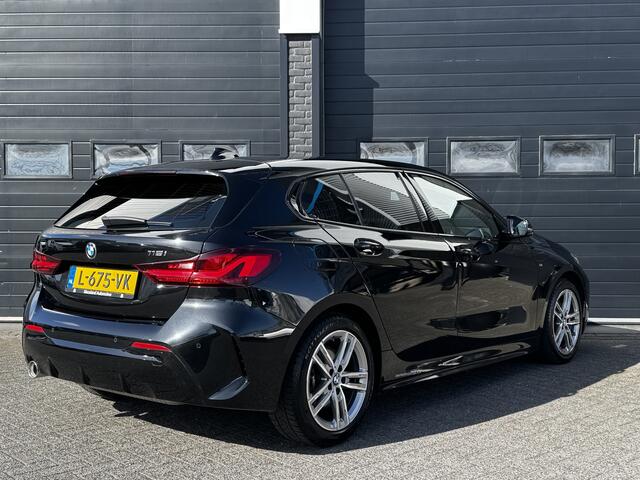 BMW 1-SERIE 118i Business Edition M-Sport Shadow Automaat | Navi | Cruise | Carplay | Sfeer | ¤19.900,- incl. BTW