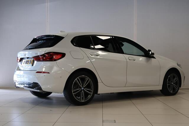 BMW 1-SERIE 118i | LED | Automaat | Clima | Camera | .