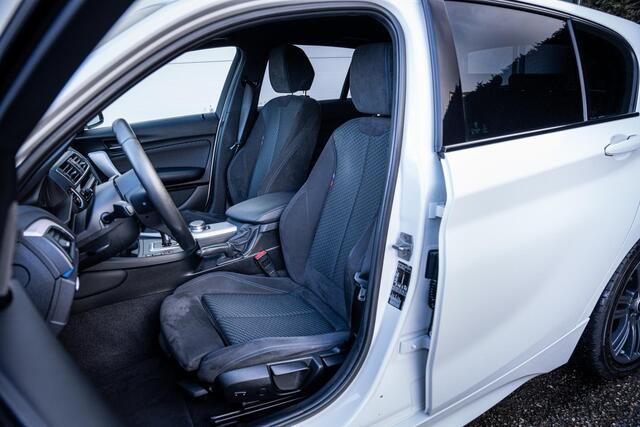 BMW 1-SERIE 118i M-Sport AUT8 I Carplay I Camera I Harman/Kardon I Alcantara I Dealer-onderhouden