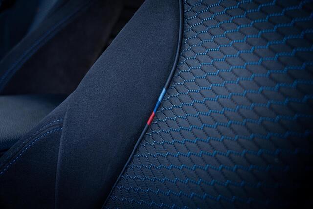 BMW 1-SERIE 118i M-Sport AUT8 I Carplay I Camera I Harman/Kardon I Alcantara I Dealer-onderhouden