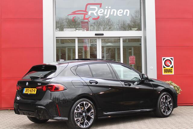 BMW 1-SERIE 120 170PK M SPORT | PANORAMA SCHUIF/KANTEL DAK | 18" LICHTMETALEN VELGEN | DODEHOEK DETECTIE | DRAADLOZE APPLE CARPLAY/ANDROID AUTO | NAVIGATIE | ACHTERUITRIJ CAMERA | ADAPTIEF M ONDERSTEL | SFEER VERLICHTING | STOEL VERWARMING | DAB+ RADIO | ALCANTARA BE
