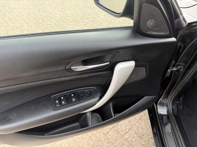 BMW 1-SERIE 120i Autom/Tiptr Executive HK/Clima/Stlvrw/Cruise