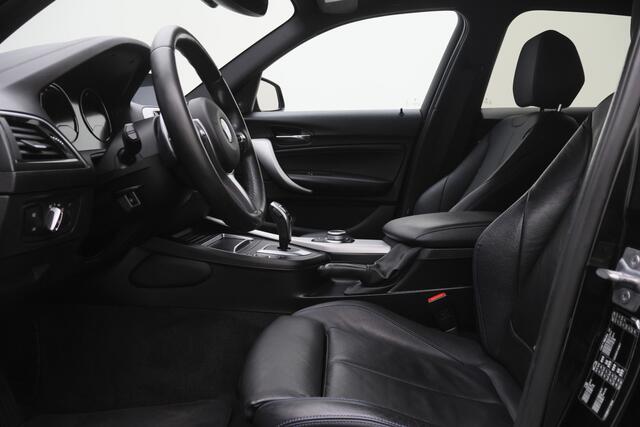 BMW 1-SERIE 120i Edition Sport Line Shadow High Executive Leer, H&K, Camera, Keyless, Cruise, Standkachel, Bluetooth, PDC, DAB, 18''