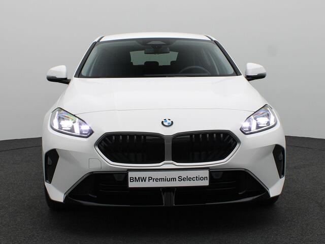BMW 1-SERIE 120 M Sport Design Edition | Harman Kardon | Driving Assistant | Stuurwielverwarming | 18"