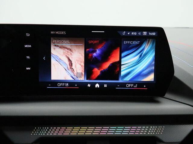 BMW 1-SERIE 120 M Sportpakket Pro | Premium Pack | Stuurwielrand Verwarmd | Panoramadak | Harman Kardon | 19''