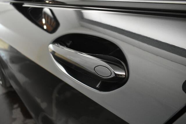 BMW 1-SERIE 118i High Executive M-Sport Kuipstoelen PDC Virtual Cockpit