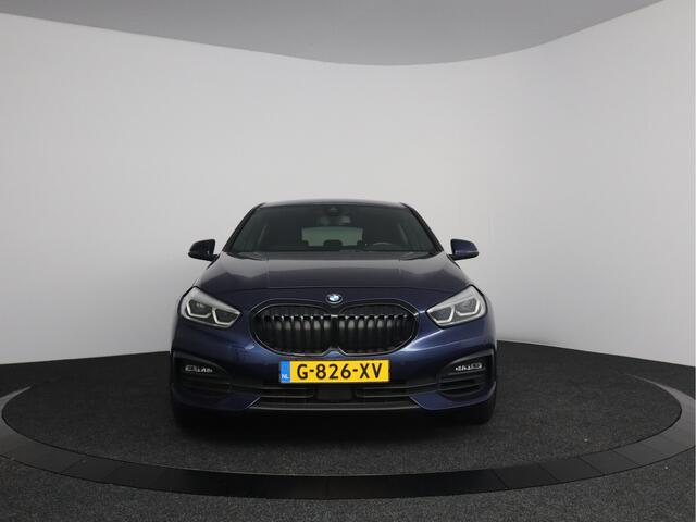 BMW 1-SERIE 118i Executive Edition Automaat | LED | 19"velgen