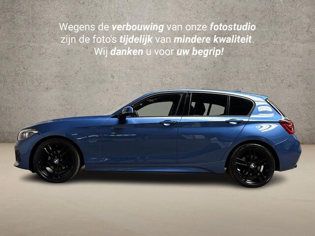 BMW 1-SERIE 118i M Sport High Executive Automaat (GROOT NAVI, M PAKKET, VIRTUAL COCKPIT, LEDER, STOELVERWARMING, SPORTSTOELEN, GETINT GLAS, PARKEERSENSOREN, NIEUWE APK, NIEUWSTAAT)