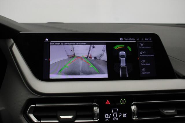 BMW 1-SERIE 118i Executive Edition - Digitaal Cockpit, Carplay, Camera, Clima, PDC