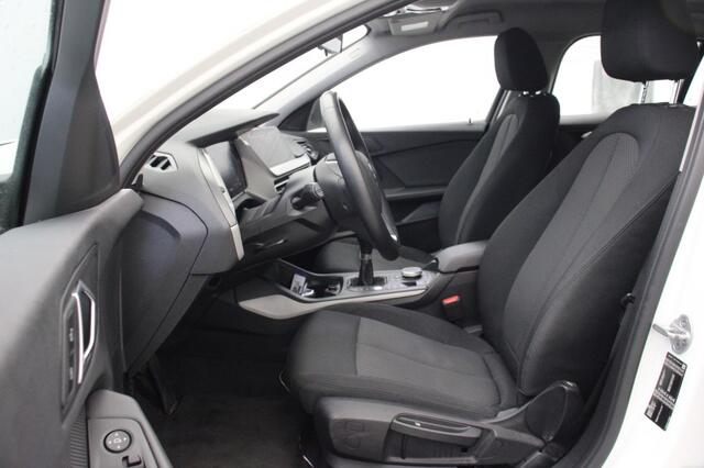 BMW 1-SERIE 118i Executive Edition - Digitaal Cockpit, Carplay, Camera, Clima, PDC