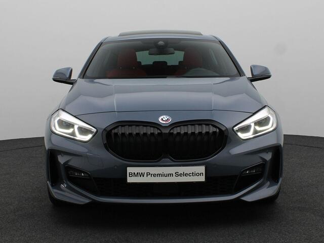 BMW 1-SERIE 118i M Sportpakket | HIFI | PDC | Panoramadak | 18"