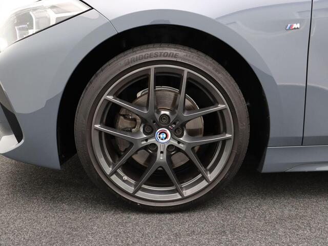BMW 1-SERIE 118i M Sportpakket | HIFI | PDC | Panoramadak | 18"