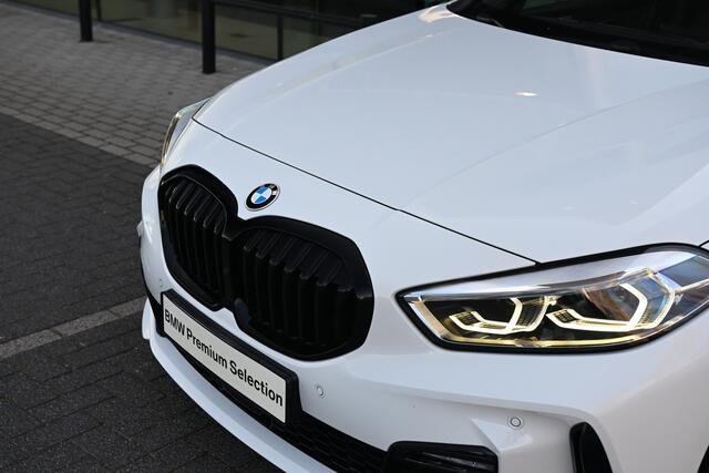 BMW 1-SERIE 118i Executive M Sport Automaat / Trekhaak / Sportstoelen / Comfort Access / Achteruitrijcamera / Cruise Control / LED