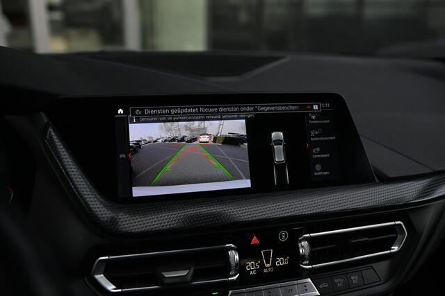 BMW 1-SERIE 118i Executive M Sport Automaat / Trekhaak / Sportstoelen / Comfort Access / Achteruitrijcamera / Cruise Control / LED