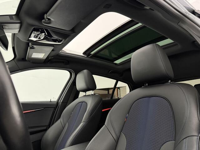 BMW 1-SERIE 118i M-Sport High Executive | Pano | Sfeer | Virtual | Carplay | Camera | LED | NAP