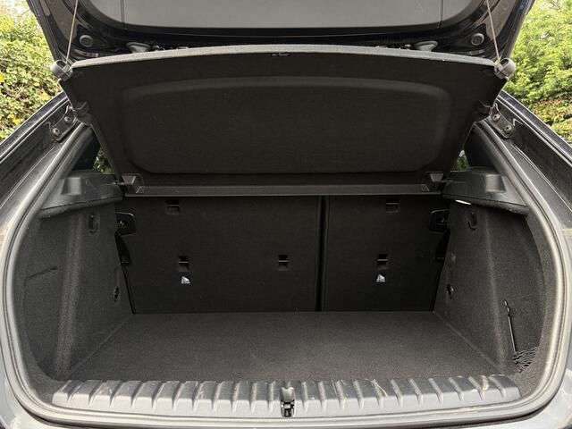 BMW 1-SERIE 118i | M-Sport | HiFi | Trekhaak | Getint Glas