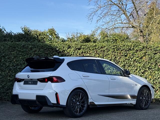 BMW 1-SERIE 120 | Full M-Performance | M-Sport Pro | 19'' | Panorama. | Driv. Ass. | Park. Plus | Head-Up | Comf. Acc. | Stuur + stoelverw.