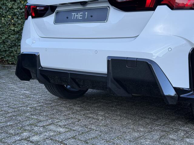 BMW 1-SERIE 120 | Full M-Performance | M-Sport Pro | 19'' | Panorama. | Driv. Ass. | Park. Plus | Head-Up | Comf. Acc. | Stuur + stoelverw.